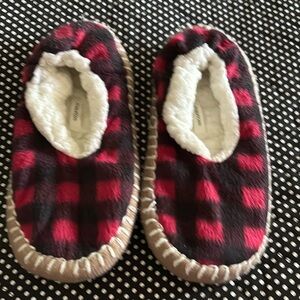 Maurices cozy Buffalo plaid slipper socks one size